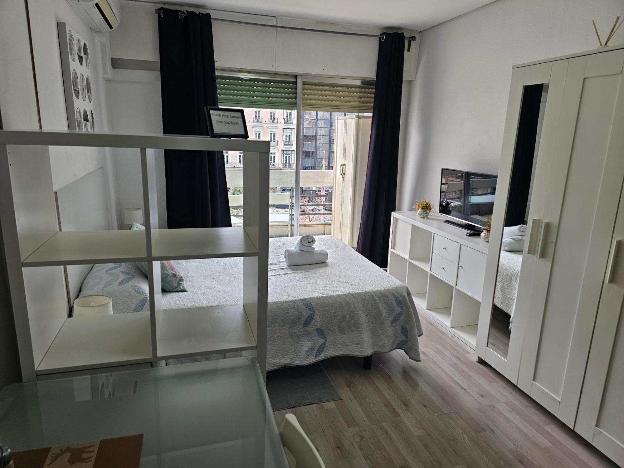 Estudio Doble Con Balcon En Madrid Centro Zewnętrze zdjęcie